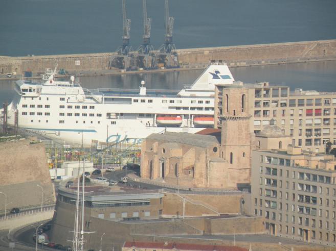  Car Ferry à quai